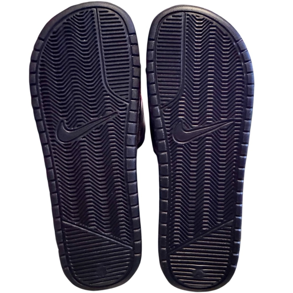 Nike NWOT Black Slides with Pink Logo Size 11 - Picture 3 of 7